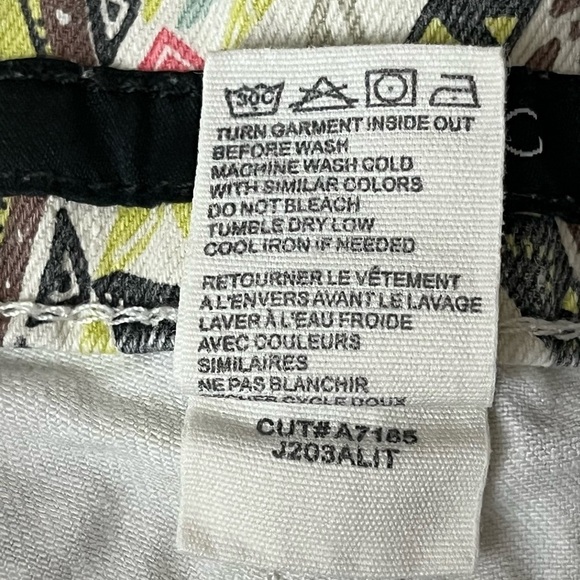 Billabong lite hearted Shorts Women’s Multicolored Aztec western Pockets Sz 30 - Picture 4 of 9